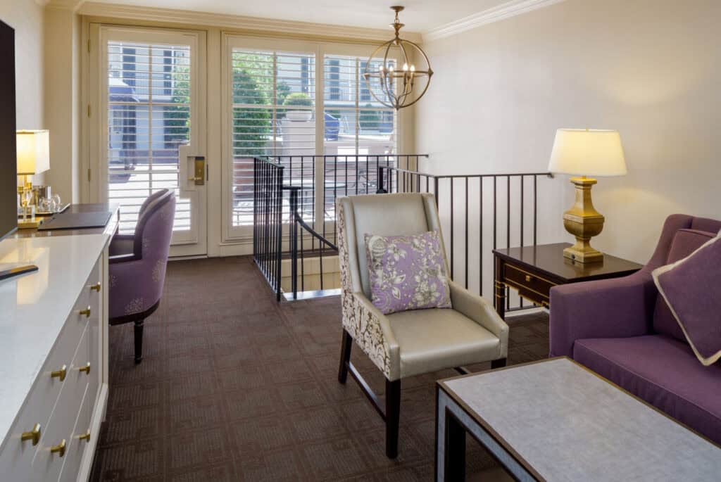 image-split-level-suite-king-pool-patio-1